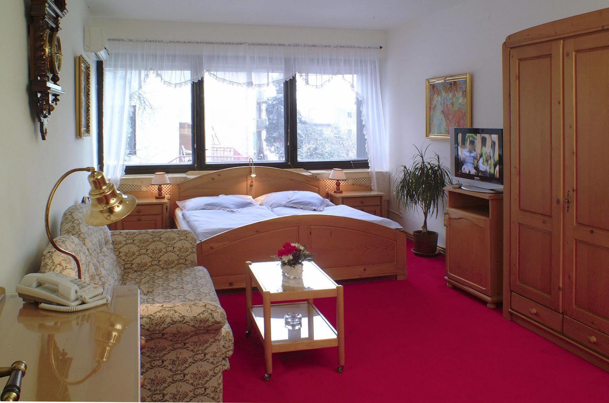 Panoramic Castle Suite With Free Private Parking Pozsony Kültér fotó